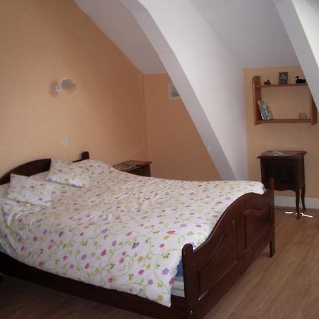 Les Glycines Bed and Breakfast Plaimpied-Givaudins Exteriör bild