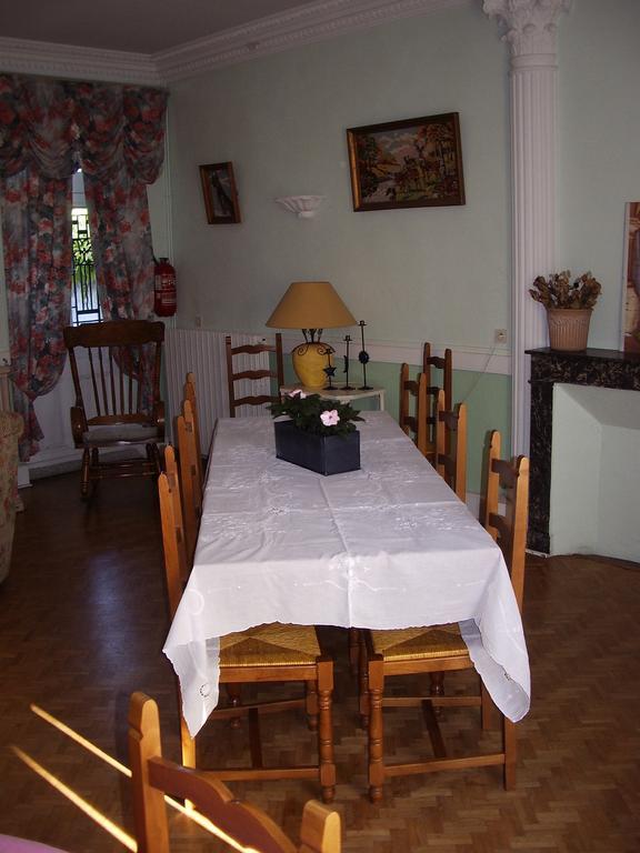 Les Glycines Bed and Breakfast Plaimpied-Givaudins Exteriör bild