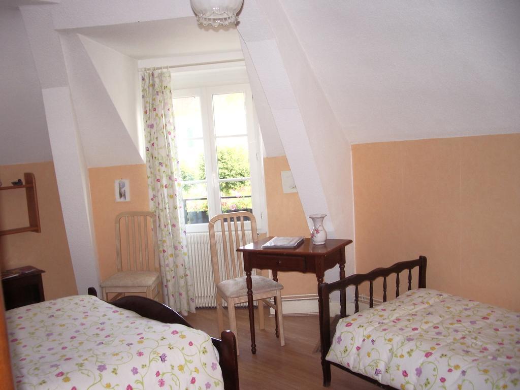 Les Glycines Bed and Breakfast Plaimpied-Givaudins Exteriör bild